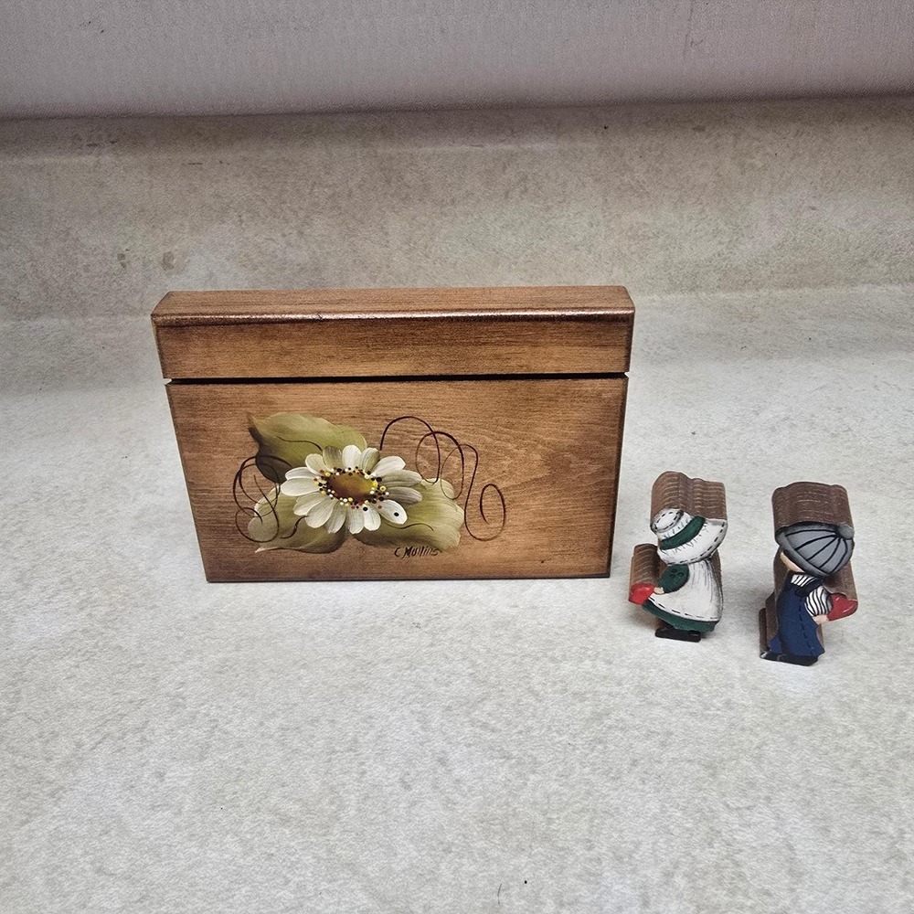VTG Cottagecore Hand Painted‎ Wooden Wall Decor & Folk Art Figurines WV Artist